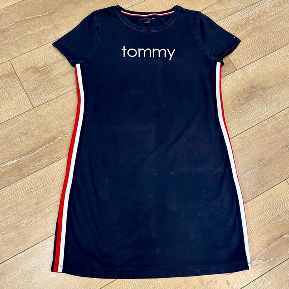 Tommy Hilfiger Dresses & Skirts - Tommy Hilfiger T-Shirt Dress